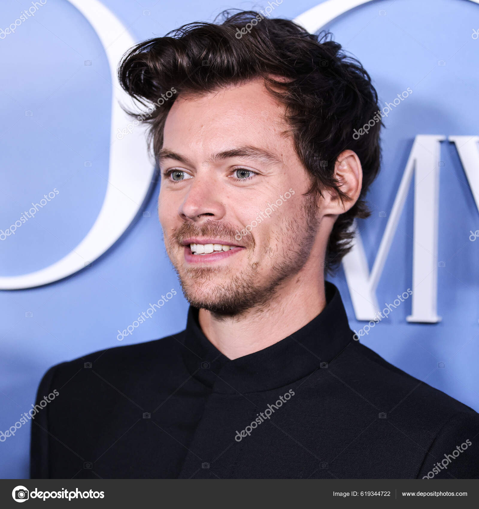 English Singer Songwriter Actor Harry Styles Wearing Gucci Suit Arrives English Singer Songwriter Actor Harry Styles Wearing Gucci Suit Arrives