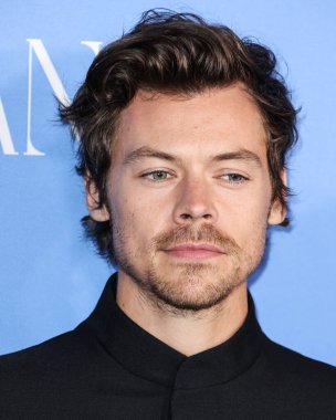 İngiliz şarkıcı, söz yazarı ve aktör Harry Styles, Gucci takımı giyen Los Angeles 'taki Amazon Prime Video' nun 