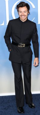 İngiliz şarkıcı, söz yazarı ve aktör Harry Styles, Gucci takımı giyen Los Angeles 'taki Amazon Prime Video' nun 