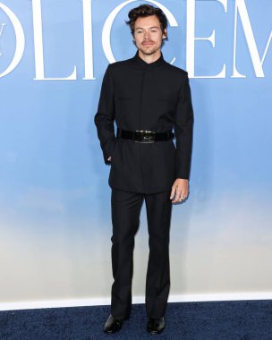 İngiliz şarkıcı, söz yazarı ve aktör Harry Styles, Gucci takımı giyen Los Angeles 'taki Amazon Prime Video' nun 