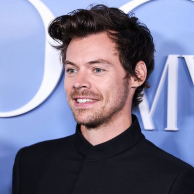 İngiliz şarkıcı, söz yazarı ve aktör Harry Styles, Gucci takımı giyen Los Angeles 'taki Amazon Prime Video' nun 