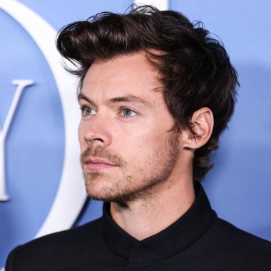 İngiliz şarkıcı, söz yazarı ve aktör Harry Styles, Gucci takımı giyen Los Angeles 'taki Amazon Prime Video' nun 