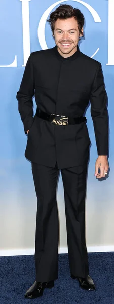 Anglický Zpěvák Skladatel Herec Harry Styles Obleku Gucciho Přijíždí Los — Stock fotografie