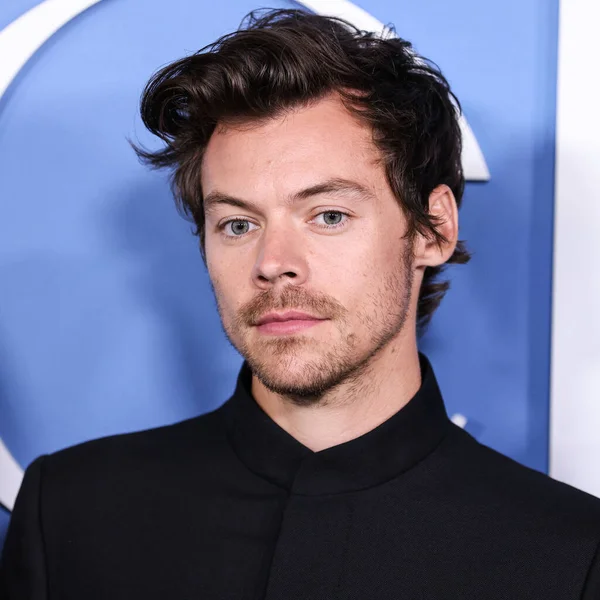English Singer Songwriter Actor Harry Styles Wearing Gucci Suit Arrives — Stock Photo, Image