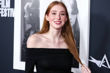 Aktris Madeline Ford, 2 Kasım 2022 'de Hollywood, Los Angeles, Kaliforniya, ABD' deki TCL Çin Tiyatrosu IMAX 'ta düzenlenen' Selena Gomez: My Mind And Me 'adlı Apple' ın Dünya Açılış Gecesi Festivali 'ne geldi.