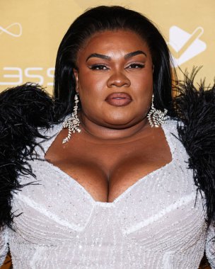 Da 'Vine Joy Randolph, Los Angeles Pasifik Tasarım Merkezi' nde düzenlenen 2022 amfAR galasına 3 Kasım 2022 'de Batı Hollywood, Los Angeles, ABD' de ulaşır.