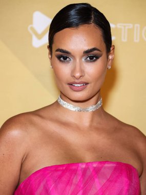 Gizele Oliveira, Los Angeles 2022 amfAR galasına 3 Kasım 2022 'de Batı Hollywood, Los Angeles, ABD' de düzenlenen Pasifik Tasarım Merkezi 'nde ulaşır..