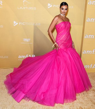 Gizele Oliveira, Los Angeles 2022 amfAR galasına 3 Kasım 2022 'de Batı Hollywood, Los Angeles, ABD' de düzenlenen Pasifik Tasarım Merkezi 'nde ulaşır..