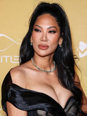 Kimora Lee Simmons, Los Angeles 'taki 2022 amfAR galasına 3 Kasım 2022' de Batı Hollywood, Los Angeles, ABD 'deki Pasifik Tasarım Merkezi' nde ulaştı.. 