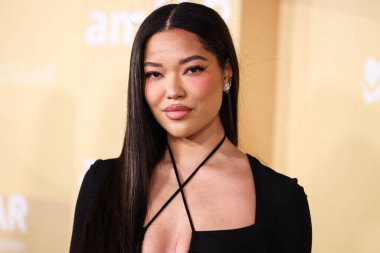 Ming Lee Simmons, Los Angeles 'taki 2022 amfAR galasına 3 Kasım 2022' de Batı Hollywood, Los Angeles, ABD 'deki Pasifik Tasarım Merkezi' nde ulaştı.. 