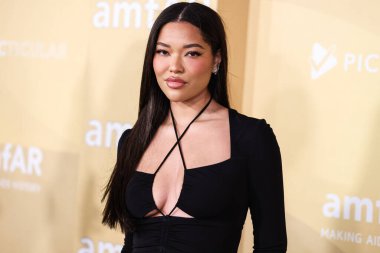Ming Lee Simmons, Los Angeles 'taki 2022 amfAR galasına 3 Kasım 2022' de Batı Hollywood, Los Angeles, ABD 'deki Pasifik Tasarım Merkezi' nde ulaştı.. 
