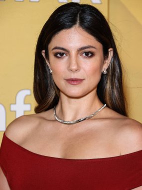 Monica Barbaro, Los Angeles 'taki 2022 amfAR galasına 3 Kasım 2022' de Batı Hollywood, Los Angeles, ABD 'deki Pasifik Tasarım Merkezi' nde ulaştı.. 