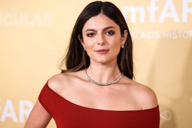 Monica Barbaro, Los Angeles 'taki 2022 amfAR galasına 3 Kasım 2022' de Batı Hollywood, Los Angeles, ABD 'deki Pasifik Tasarım Merkezi' nde ulaştı.. 