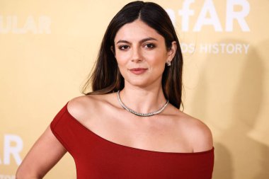 Monica Barbaro, Los Angeles 'taki 2022 amfAR galasına 3 Kasım 2022' de Batı Hollywood, Los Angeles, ABD 'deki Pasifik Tasarım Merkezi' nde ulaştı.. 