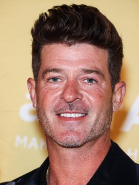 Robin Thicke, Los Angeles 2022 amfAR galasına 3 Kasım 2022 'de Batı Hollywood, Los Angeles, ABD' deki Pasifik Tasarım Merkezi 'nde ulaştı.. 