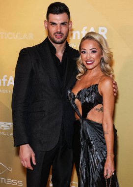 Romain Bonnet ve Mary Fitzgerald, Los Angeles 'taki 2022 amfAR galasına 3 Kasım 2022' de Batı Hollywood, Los Angeles, ABD 'deki Pacific Design Center' da vardılar.. 