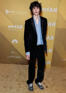Sombr, Los Angeles Pasifik Tasarım Merkezi 'nde 3 Kasım 2022' de düzenlenen 2022 amfAR Gala 'sına ulaşır.. 