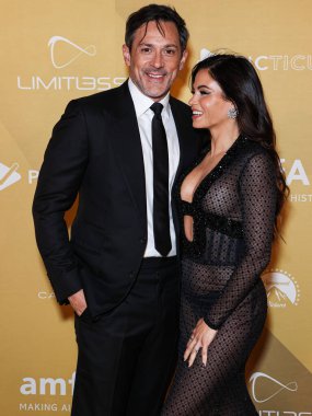 Steve Kazee ve kız arkadaşı Jenna Dewan, Los Angeles 'taki 2022 amfAR galasına 3 Kasım 2022' de Batı Hollywood, Los Angeles, ABD 'de düzenlenen Pasifik Tasarım Merkezi' ne geldiler.. 