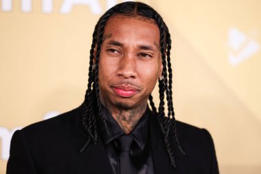 Tyga, 3 Kasım 2022 tarihinde Los Angeles Pasifik Tasarım Merkezi 'nde düzenlenen 2022 amfAR Galası' na ulaşır.. 