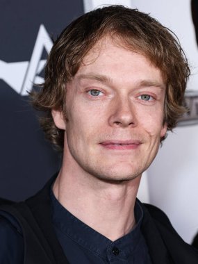 İngiliz aktör Alfie Allen, 4 Kasım 2022 'de Hollywood, Los Angeles, Kaliforniya, ABD' deki TCL Çin Tiyatrosu IMAX 'te düzenlenen Evrensel Resimlerin Özel Gösterimi (She Said) festivaline geldi.. 