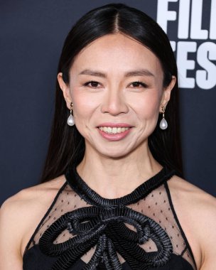 Angela Yeoh, 4 Kasım 2022 'de Hollywood, Los Angeles, Kaliforniya, ABD' deki TCL Çin Tiyatrosu IMAX 'te düzenlenen Evrensel Resimler' She Said 'in Özel Gösterimi' ne geldi..