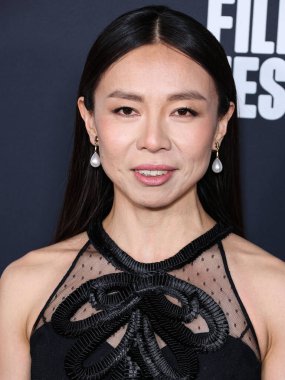 Angela Yeoh, 4 Kasım 2022 'de Hollywood, Los Angeles, Kaliforniya, ABD' deki TCL Çin Tiyatrosu IMAX 'te düzenlenen Evrensel Resimler' She Said 'in Özel Gösterimi' ne geldi..