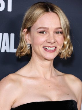 İngiliz aktris Carey Mulligan, 4 Kasım 2022 'de Hollywood, Los Angeles, Kaliforniya' da düzenlenen TCL Çin Tiyatrosu IMAX 'te düzenlenen Universal Pictures' She Said 'in özel gösterimine geldi.. 