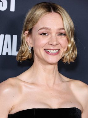 İngiliz aktris Carey Mulligan, 4 Kasım 2022 'de Hollywood, Los Angeles, Kaliforniya' da düzenlenen TCL Çin Tiyatrosu IMAX 'te düzenlenen Universal Pictures' She Said 'in özel gösterimine geldi.. 