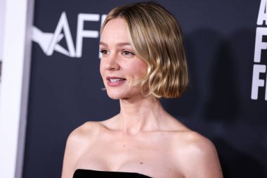 İngiliz aktris Carey Mulligan, 4 Kasım 2022 'de Hollywood, Los Angeles, Kaliforniya' da düzenlenen TCL Çin Tiyatrosu IMAX 'te düzenlenen Universal Pictures' She Said 'in özel gösterimine geldi.. 
