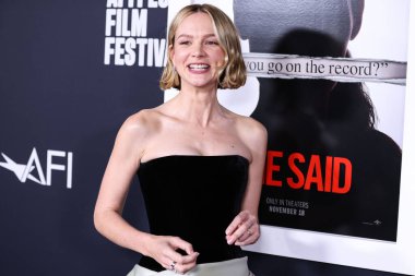 İngiliz aktris Carey Mulligan, 4 Kasım 2022 'de Hollywood, Los Angeles, Kaliforniya' da düzenlenen TCL Çin Tiyatrosu IMAX 'te düzenlenen Universal Pictures' She Said 'in özel gösterimine geldi.. 