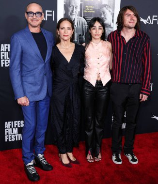 Amerikalı aktör Robert Downey Jr., oğlu Indio Falconer Downey ve eşi / Amerikalı film yapımcısı Susan Downey Netflix 'in' Sr 'adlı filminin 2022 AFI Festivali' ne geldiler. 4 Kasım 2022 'de Hollywood' daki TCL Çin Tiyatrosu IMAX 'ta yapıldı.