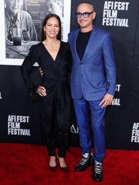 Amerikalı film yapımcısı Susan Downey ve eşi / Amerikalı aktör Robert Downey Jr 2022 AFI Fest - Netflix 'in' Sr 'adlı filminin özel gösterimi için geldiler. 4 Kasım 2022 'de Hollywood, Los Angeles, Kaliforniya, ABD' deki TCL Çin Tiyatrosu IMAX 'te düzenlendi.