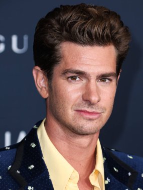 Andrew Garfield, 5 Kasım 2022 'de Los Angeles County Sanat Müzesi' nde düzenlenen Gucci tarafından sunulan 11. LACMA Sanat + Film Galası 'na geldi..