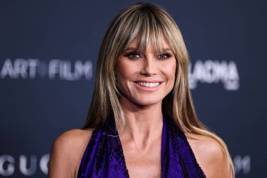 Heidi Klum, Gucci 'nin 5 Kasım 2022' de Los Angeles İlçe Sanat Müzesi 'nde yaptığı 11. LACMA Sanat + Film Galası 2022' ye geldi..