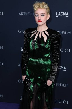 Julia Garner, 5 Kasım 2022 'de Los Angeles County Sanat Müzesi' nde düzenlenen Gucci tarafından sunulan 11. LACMA Sanat + Film Galası 'na geldi..