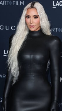 Balenciaga giyen Amerikalı medya kişiliği, sosyete ve iş kadını Kim Kardashian, Gucci 'nin 5 Kasım 2022' de Los Angeles Sanat Müzesi 'nde sunduğu 11. LACMA Sanat + Film Galasına geldi.
