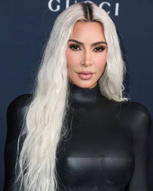 Balenciaga giyen Amerikalı medya kişiliği, sosyete ve iş kadını Kim Kardashian, Gucci 'nin 5 Kasım 2022' de Los Angeles Sanat Müzesi 'nde sunduğu 11. LACMA Sanat + Film Galasına geldi.