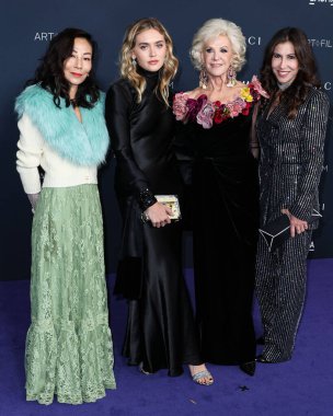 Sonya Roth, Marlowe Early, Elaine Wynn ve Gillian Wynn Earl, Gucci 'nin 5 Kasım 2022' de Los Angeles Eyalet Sanat Müzesi 'nde sunduğu 11. Geleneksel LACMA Sanat + Film Galasına geldiler..