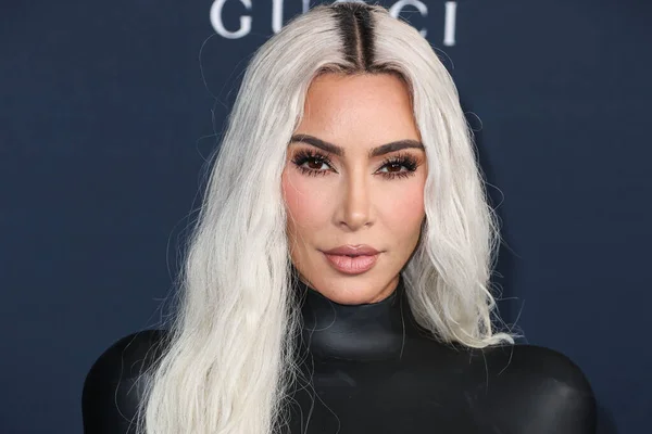 Amerykańska Osobowość Medialna Towarzyska Bizneswoman Kim Kardashian Ubrana Balenciaga Przybywa — Zdjęcie stockowe