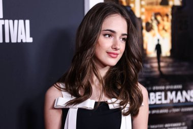 Amerikalı aktris Julia Butters, 6 Kasım 2022 'de TCL Çin Tiyatrosu IMAX' ta düzenlenen Universal Pictures 'ın Kapanış Gecesi Özel Gösterimi' ne geldi.. 