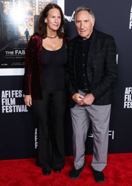 Kathryn Danielle ve Judd Hirsch, 6 Kasım 2022 'de Hollywood, Los Angeles, Kaliforniya, ABD' deki TCL Çin Tiyatrosu IMAX 'ta düzenlenen Evrensel Resimlerin Kapanış Gecesi Özel Gösterimi' ne geldiler.. 