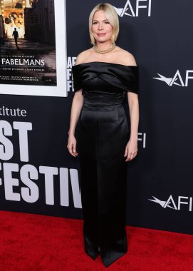 Tiffany ve Co. takılarını takan Amerikalı aktris Michelle Williams, 6 Kasım 2022 'de ABD' nin Hollywood kentinde düzenlenen TCL Çin Tiyatrosu IMAX 'ta düzenlenen Universal Pictures' ın Kapanış Gecesi Özel Gösterimi 'ne geldi.