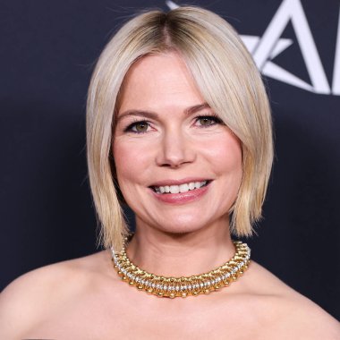 Tiffany ve Co. takılarını takan Amerikalı aktris Michelle Williams, 6 Kasım 2022 'de ABD' nin Hollywood kentinde düzenlenen TCL Çin Tiyatrosu IMAX 'ta düzenlenen Universal Pictures' ın Kapanış Gecesi Özel Gösterimi 'ne geldi.