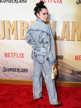 Amerikalı aktris ve şarkıcı Auli Cravalho, Netflix 'in' Slumberland 'inin Los Angeles Premiere of Netflix' in Westfield Century City 15 'te 9 Kasım 2022' de ABD 'nin Century City, Los Angeles, Kaliforniya' da düzenlenen galasına geldi.. 