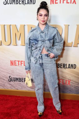 Amerikalı aktris ve şarkıcı Auli Cravalho, Netflix 'in' Slumberland 'inin Los Angeles Premiere of Netflix' in Westfield Century City 15 'te 9 Kasım 2022' de ABD 'nin Century City, Los Angeles, Kaliforniya' da düzenlenen galasına geldi..