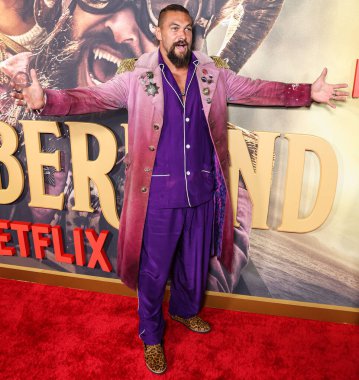 Amerikalı aktör Jason Momoa, Netflix 'in' Slumberland 'inin Los Angeles prömiyerine 9 Kasım 2022' de Westfield Century City 'de düzenlenen AMC Century City 15' e geldi.. 