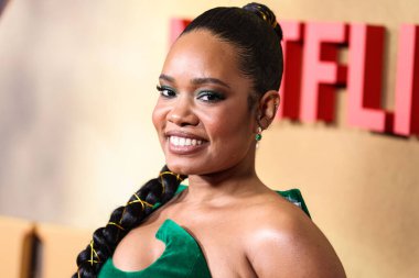 İngiliz-Nijeryalı aktris ve girişimci Weruche Opia, Netflix 'in' Slumberland 'in Los Angeles Premiere' ine 9 Kasım 2022 'de Westfield Century City, Los Angeles, Kaliforniya, ABD' de düzenlenen AMC Century City 15 'de geldi.. 