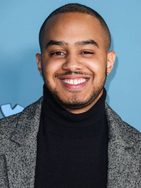 Amerikalı aktör, müzisyen ve İnternet kişiliği Arif Zahir (Arif Zahir Lopes-Thrower, Azerrz, 4rif), 12 Kasım 2022 tarihinde Los Angeles, Kaliforniya 'da Fox Studio Lot' ta düzenlenen FOX 'un' Family Guy '400. bölüm kutlamasına geldi..