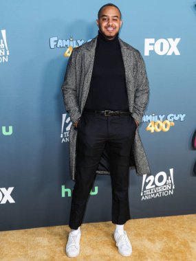 Amerikalı aktör, müzisyen ve İnternet kişiliği Arif Zahir (Arif Zahir Lopes-Thrower, Azerrz, 4rif), 12 Kasım 2022 tarihinde Los Angeles, Kaliforniya 'da Fox Studio Lot' ta düzenlenen FOX 'un' Family Guy '400. bölüm kutlamasına geldi..