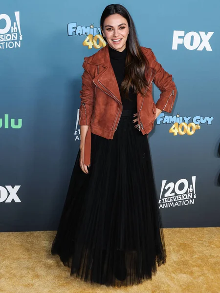 Atriz Americana Mila Kunis Chega Fox Family Guy 400Th Episode — Fotografia de Stock